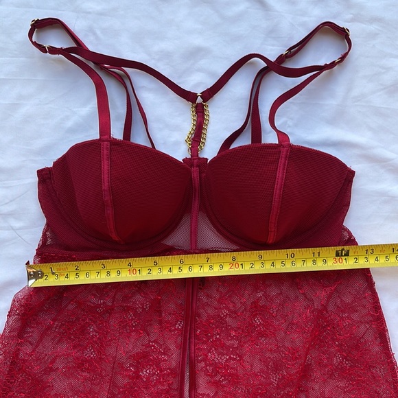 Victoria’s Secret Red Lace Long Teddy Front Slit 36C With Golden Chain Detail - Picture 4 of 11